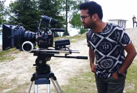 Film Honeymoonay Namah 8